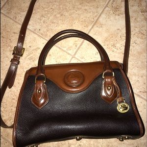 🔥 Authentic Dooney & Bourke Bag🔥